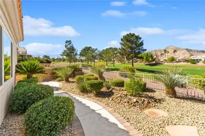 10404 Back Plains Drive, Las Vegas, NV 89134 Yard