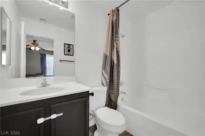 10343 Ednor Street, Las Vegas, NV 89183 Primary Bathroom