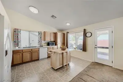 836 Grape Vine Avenue, Henderson, NV 89002 Kitchen