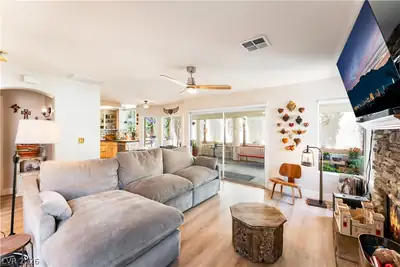 2421 Ivy Garden Court, Las Vegas, NV 89134 Living Room