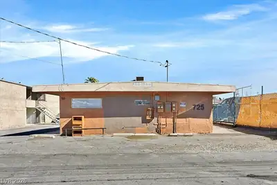 725 North 11th Street, Las Vegas, NV 89101 Front of Structure