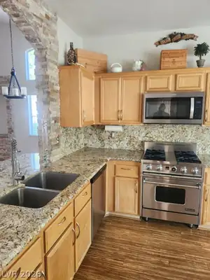 1756 Lily Pond Circle, Henderson, NV 89012 Kitchen