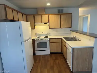 1998 Dwarf Star Drive, Las Vegas, NV 89115 Kitchen