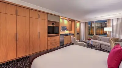 2000 Fashion Show Drive 1601, Las Vegas, NV 89109 Bedroom