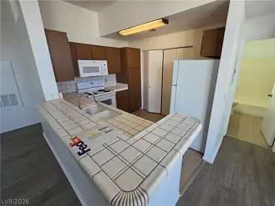 3150 Soft Breezes Drive 2166, Las Vegas, NV 89128 Kitchen