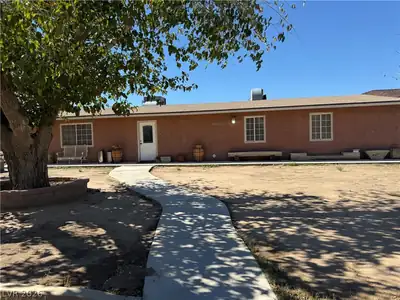8461 Fairfield Avenue, Las Vegas, NV 89123 Front of Structure