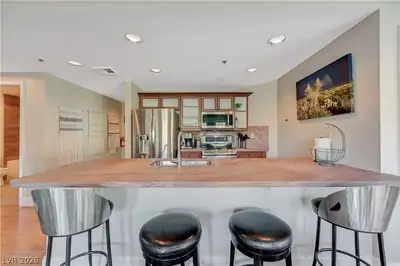 30 Strada Di Villaggio 325, Henderson, NV 89011 Kitchen