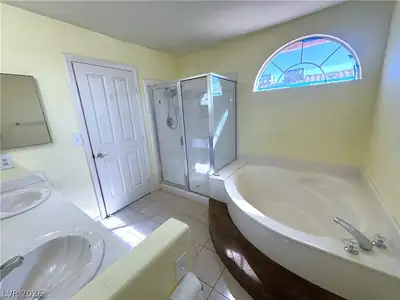 2514 Quail Canyon Avenue, Henderson, NV 89074 Primary Bathroom