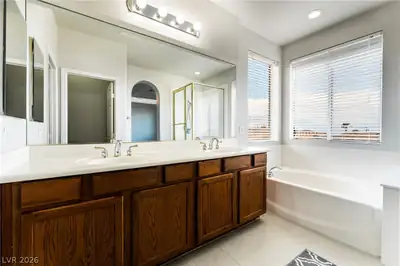 11769 San Rosarita Court, Las Vegas, NV 89138 Primary Bathroom