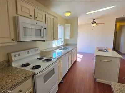 221 West Starlight Drive 2, Pahrump, NV 89048 Kitchen