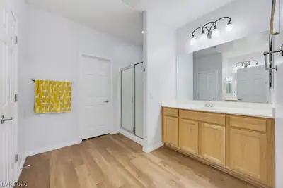 8740 Deering Bay Drive, Las Vegas, NV 89131 Primary Bathroom