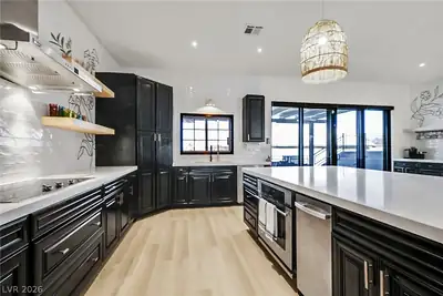 956 San Gabriel Avenue, Henderson, NV 89002 Kitchen