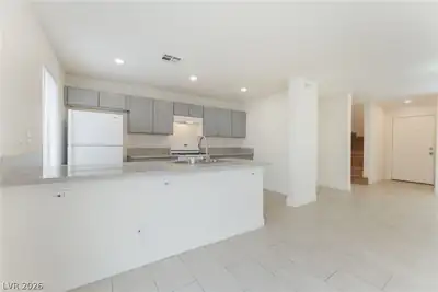 2137 Tierra Del Verde Street, Las Vegas, NV 89156 Kitchen