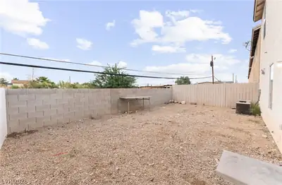 2137 Tierra Del Verde Street, Las Vegas, NV 89156 Yard