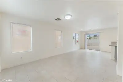 2137 Tierra Del Verde Street, Las Vegas, NV 89156 Living Room