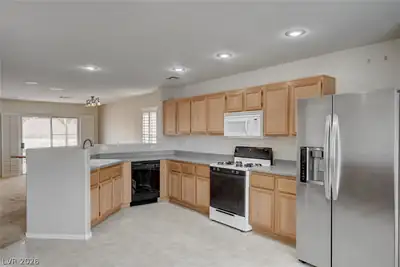 1033 Amber Gate Street, Henderson, NV 89002 Kitchen