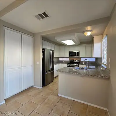 10248 Grecian Laurel Court, Las Vegas, NV 89183 Kitchen