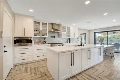 2637 Seashore Drive, Las Vegas, NV 89128 Kitchen