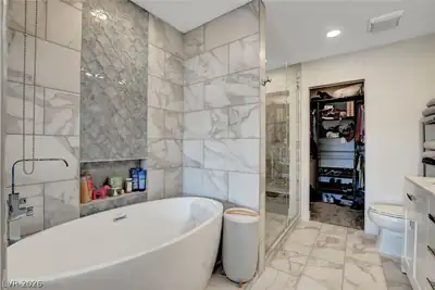 2637 Seashore Drive, Las Vegas, NV 89128 Primary Bathroom
