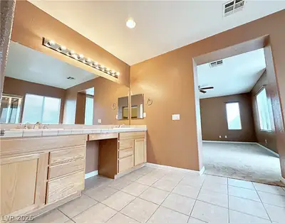 9057 Spinning Wheel Avenue, Las Vegas, NV 89143 Primary Bathroom