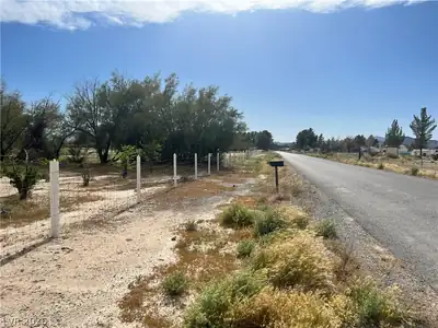 160 South Leslie Street, Pahrump, NV 89048 Yard