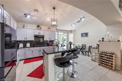 1035 New Creek Avenue, Henderson, NV 89015 Kitchen