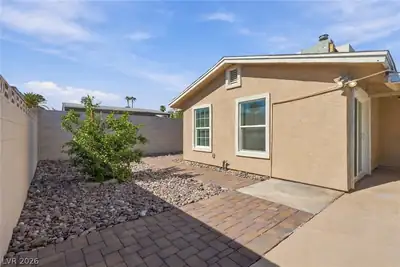 7305 Raincloud Drive, Las Vegas, NV 89145 Yard