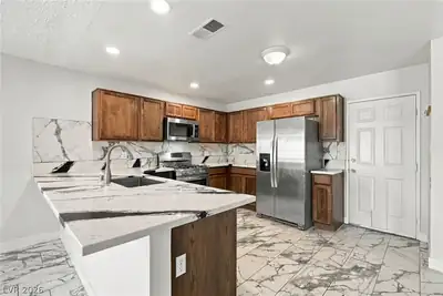 7305 Raincloud Drive, Las Vegas, NV 89145 Kitchen