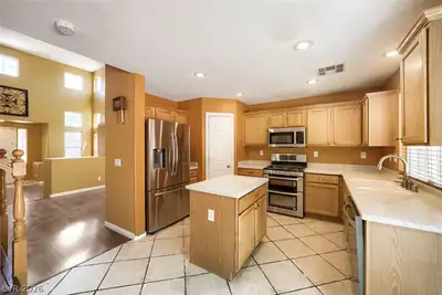 10381 SLEEPING SUN Court, Las Vegas, NV 89129 Kitchen