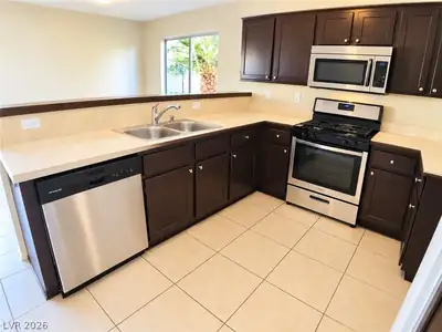 324 Dockside Court, Las Vegas, NV 89145 Kitchen