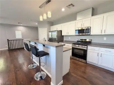6153 Pine Desert Avenue 101, Las Vegas, NV 89108 