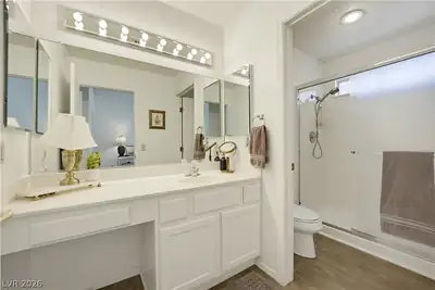 2817 Lotus Hill Drive, Las Vegas, NV 89134 Primary Bathroom