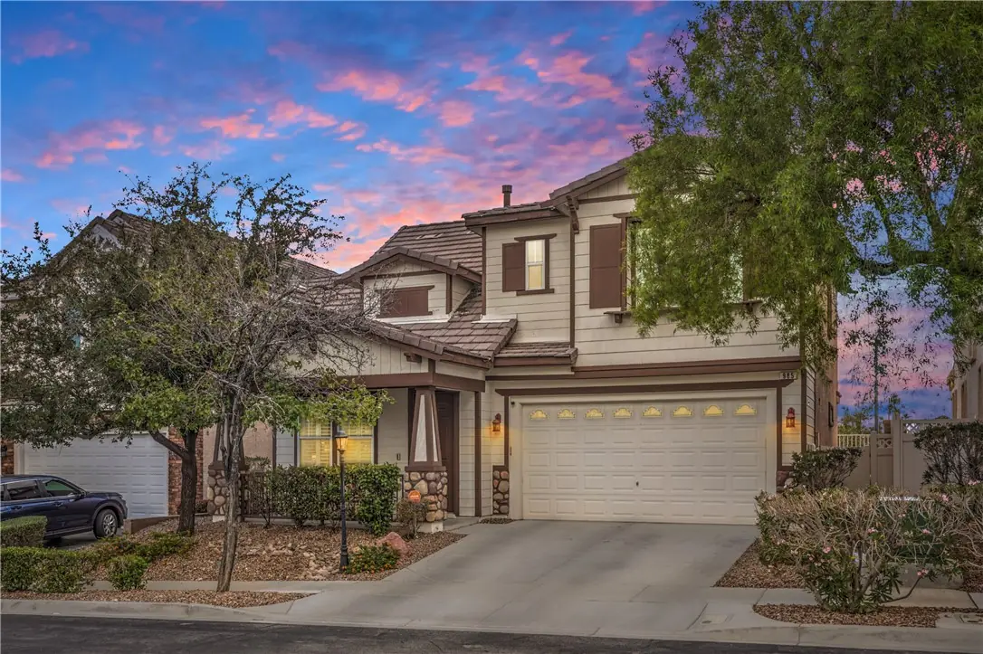 985 Sparkling Light Street, Henderson, NV 89052