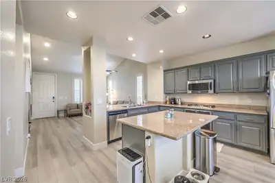 985 Sparkling Light Street, Henderson, NV 89052 Kitchen