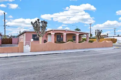 1323 Maui Street, Las Vegas, NV 89104 Front of Structure