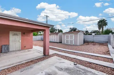 1323 Maui Street, Las Vegas, NV 89104 Yard