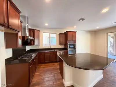 31 Berneri Drive, Las Vegas, NV 89138 