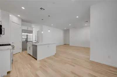 913 Allister Fields Lane, Las Vegas, NV 89138 Kitchen