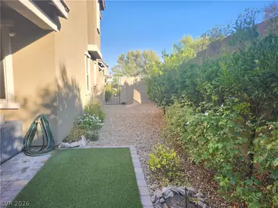 415 Purple Sandpiper Street, Las Vegas, NV 89138 Yard