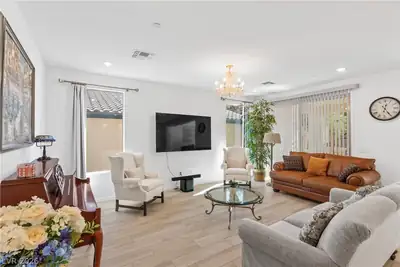 247 Sun Glaze Avenue, Henderson, NV 89011 Living Room