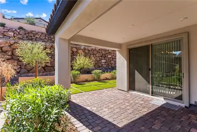 247 Sun Glaze Avenue, Henderson, NV 89011 Patio
