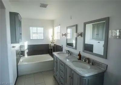 805 Old Mine Creek Lane, Las Vegas, NV 89134 Primary Bathroom