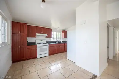 1956 Palora Avenue, Las Vegas, NV 89169 Kitchen