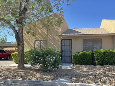 4267 Rollingstone Drive Las Vegas, NV 89103
