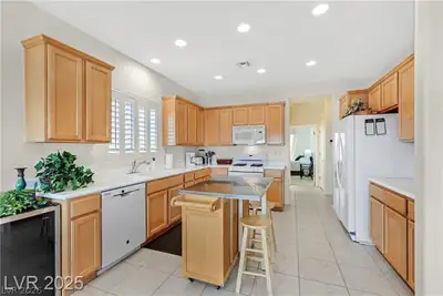 854 Tiger Lake Avenue, Henderson, NV 89012 Kitchen