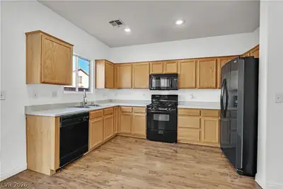 5844 Parrot Cove Court, Las Vegas, NV 89139 Kitchen