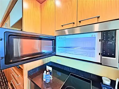 2000 North Fashion Show Drive 2614, Las Vegas, NV 89109 Kitchen