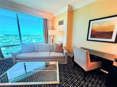 2000 North Fashion Show Drive 2614, Las Vegas, NV 89109 Living Room