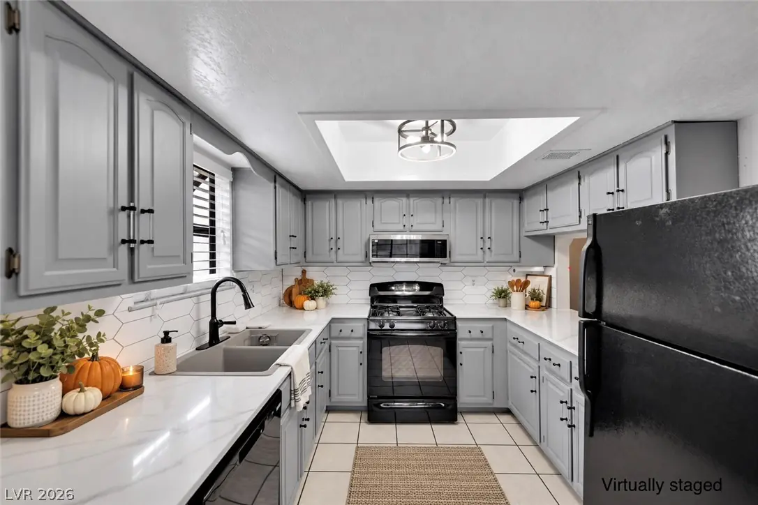 5075 Eldora Avenue 2, Las Vegas, NV 89146