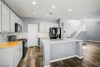 6725 Petrified Forest Street, North Las Vegas, NV 89084 Kitchen